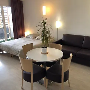 Apartment 100 M Gare - 4 Places Avec Balcon 10mn Sanctuaire, Lourdes